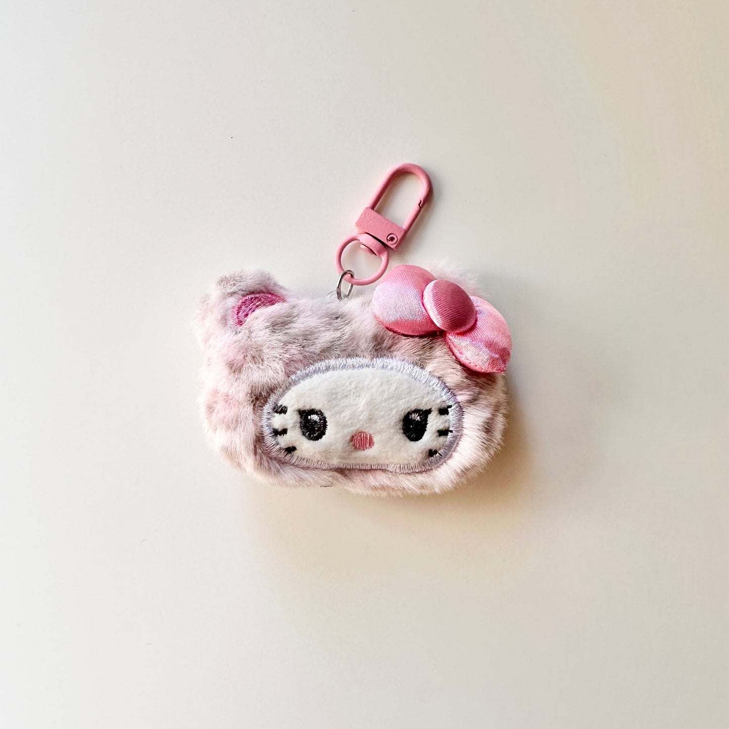 مداليات هيلوكيتي وسينامورول ( حجم صغير )