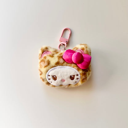 مداليات هيلوكيتي وسينامورول ( حجم صغير )