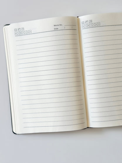 دفتر جلد اسود مخطط