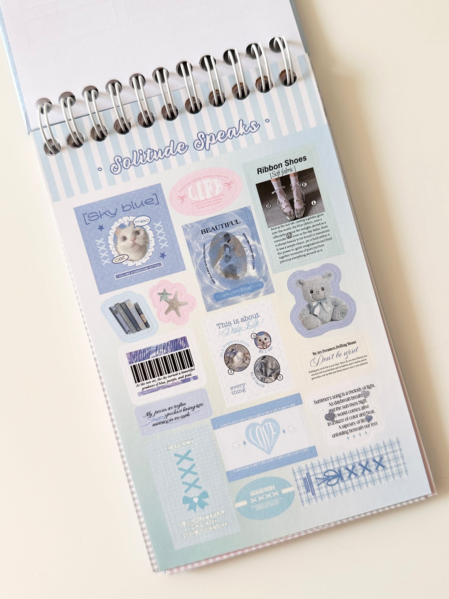 كتيب ملصقات Love boundless ( اكثر من 700 ملصق )