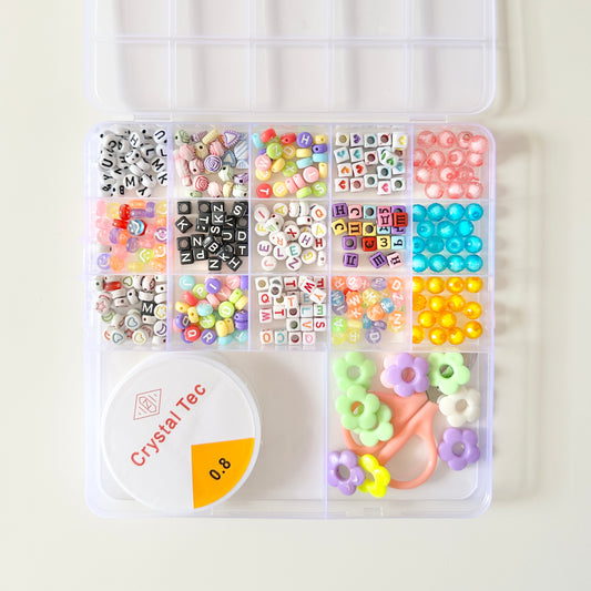 علبة خرز منوعة