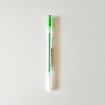 قلم جل ملون مع غطاء من Muji 0.5